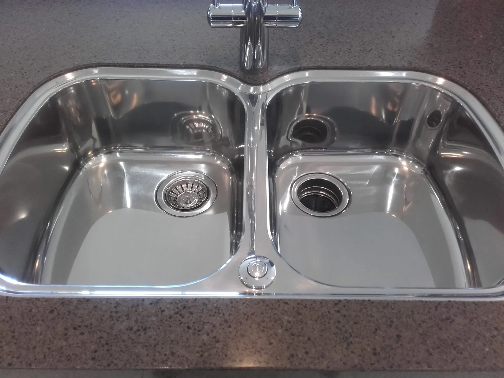 Sink after polishing
